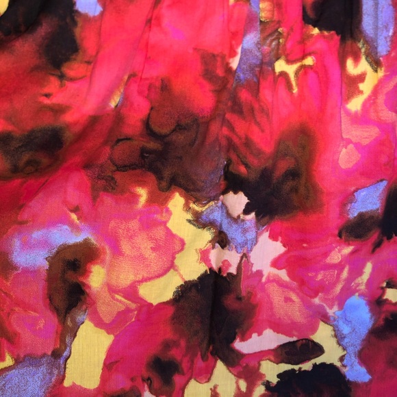 New York and Company medium elastic floral skirt - Picture 3 of 5